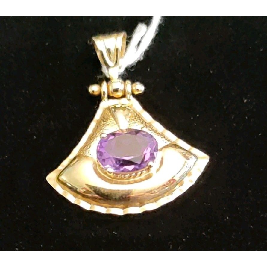 14 K Gold Pendant With Oval Amethyst Gemstone 1" W X 1 1/8 L